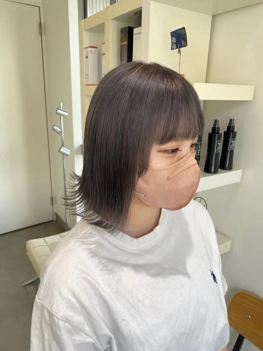 ミディアム カラー ブリーチ ピンクカラー シルバー 堀越 美羽のヘアスタイル