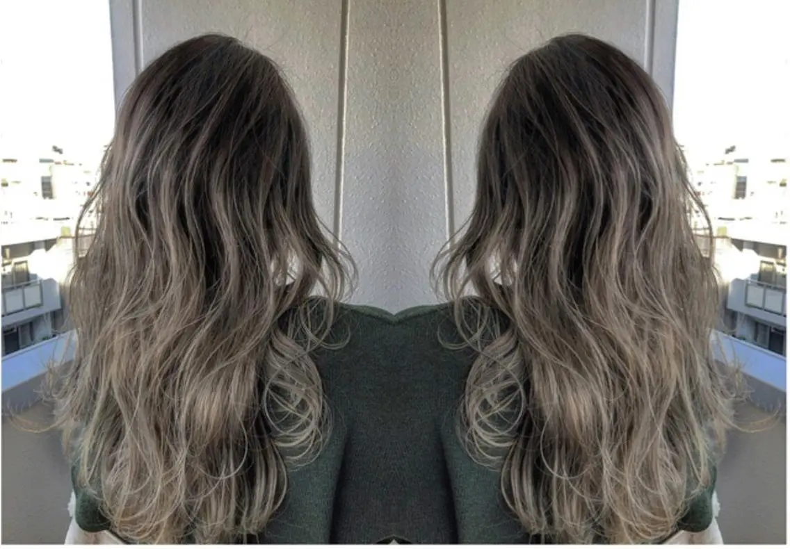 ロング カラー バレイヤージュ レイヤーカット かわさき ともやのヘアスタイル