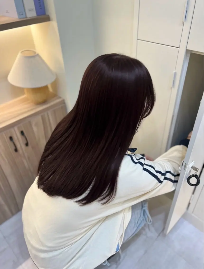 セミロング カラー Zina aimiのヘアスタイル