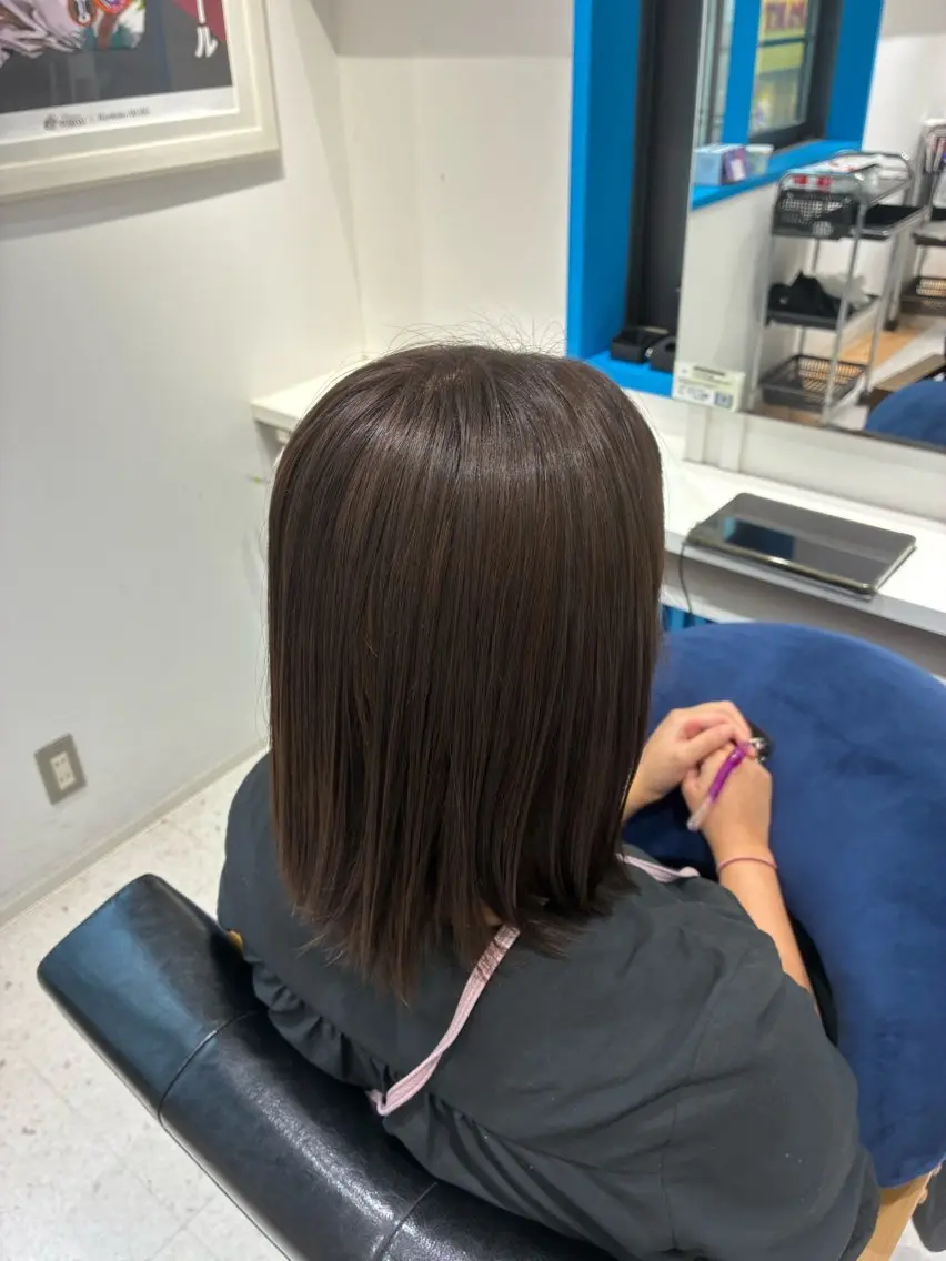 ミディアム アッシュ 平尾 悠樹のヘアスタイル