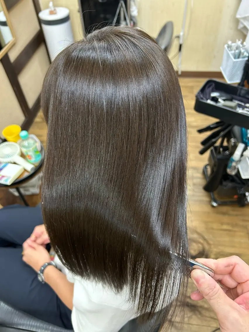 セミロング カラー ブラウンカラー みやたゆうき 髪質改善講師のヘアスタイル