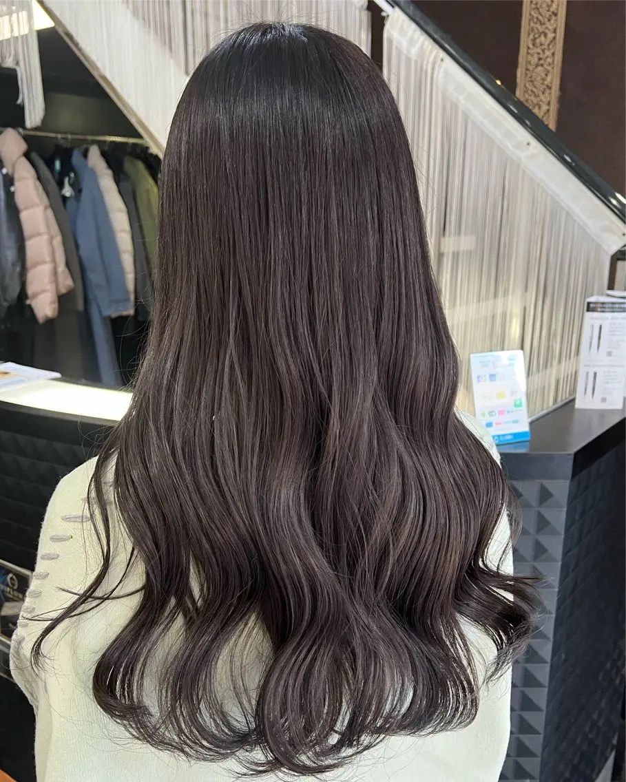 ロング カラー ブリーチ ココアグレージュ ダブルカラー グレージュ ラベンダーカラー 艶髪 ♡Tomiyaのヘアスタイル