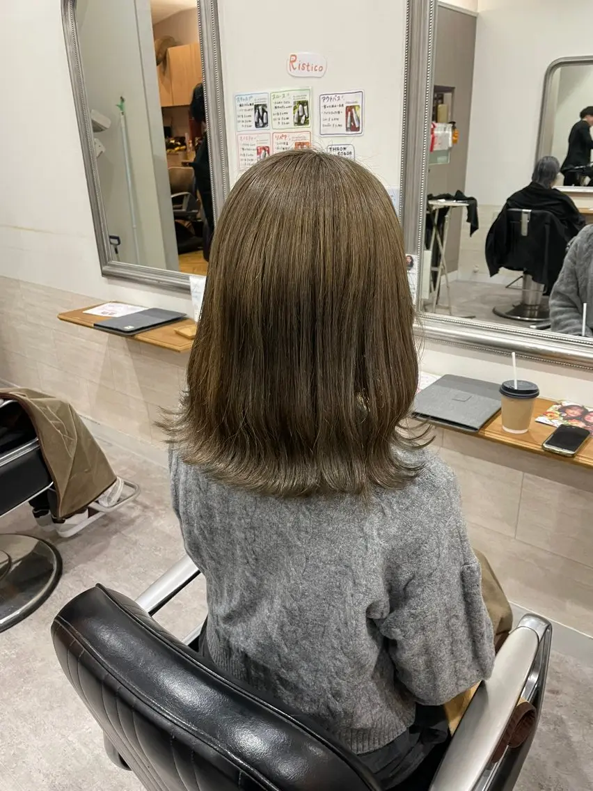 ミディアム カラー ブリーチ グレージュ ヘアカラー Hikari 髪質改善🩵ᩚ🫧のヘアスタイル