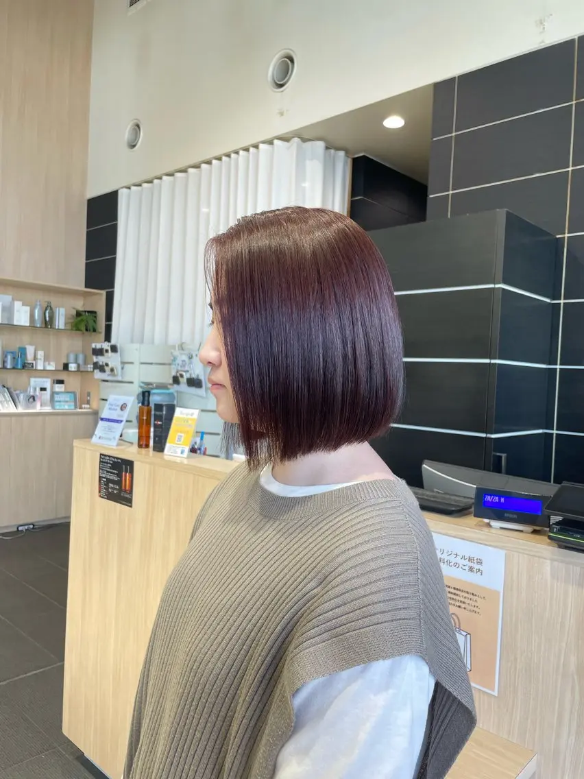 ショート ピンクブラウン ボブ 小池 夏生のヘアスタイル