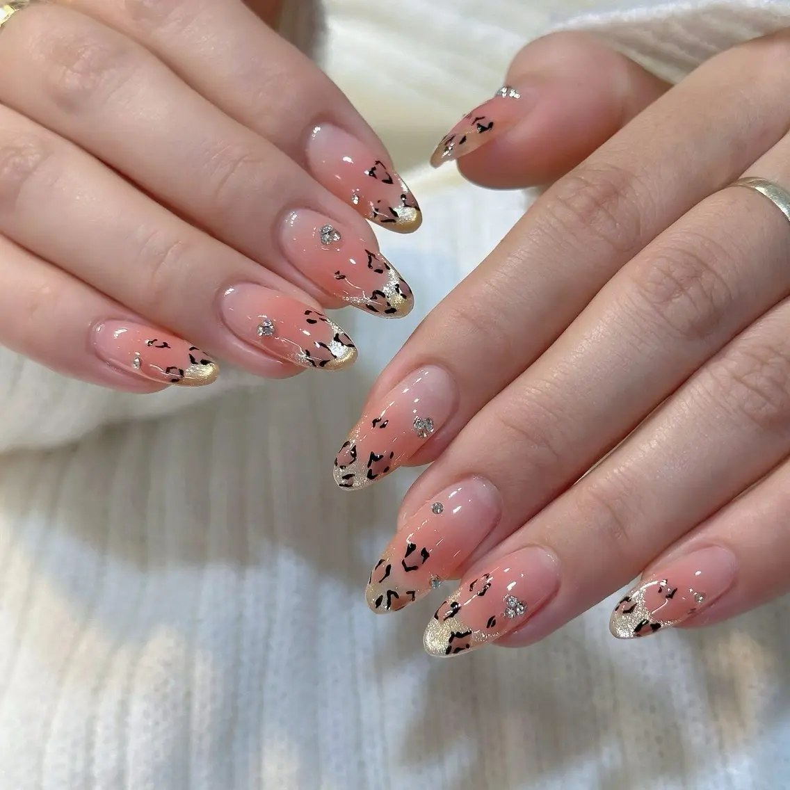 ネイル ハンドネイル ハンドケア DuLi Blinkのネイルデザイン