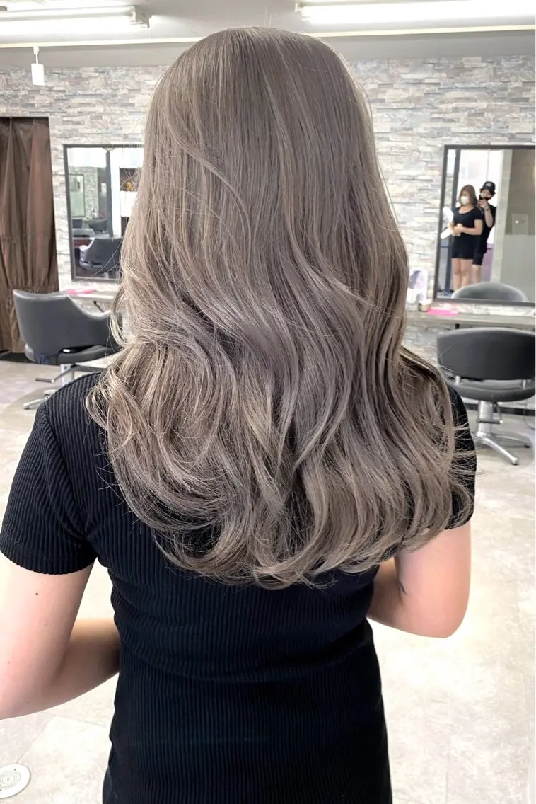 ロング カラー ヘアカラー トリートメント 艶髪ハイトーン特化 梅田美容室SLYのヘアスタイル