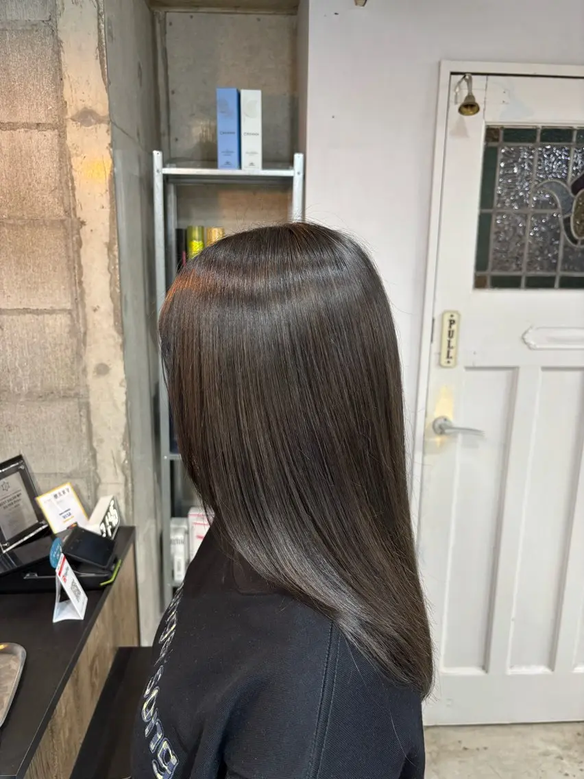 ミディアム アッシュ ヘアカラー 優作 香椎カラー縮毛矯正のヘアスタイル