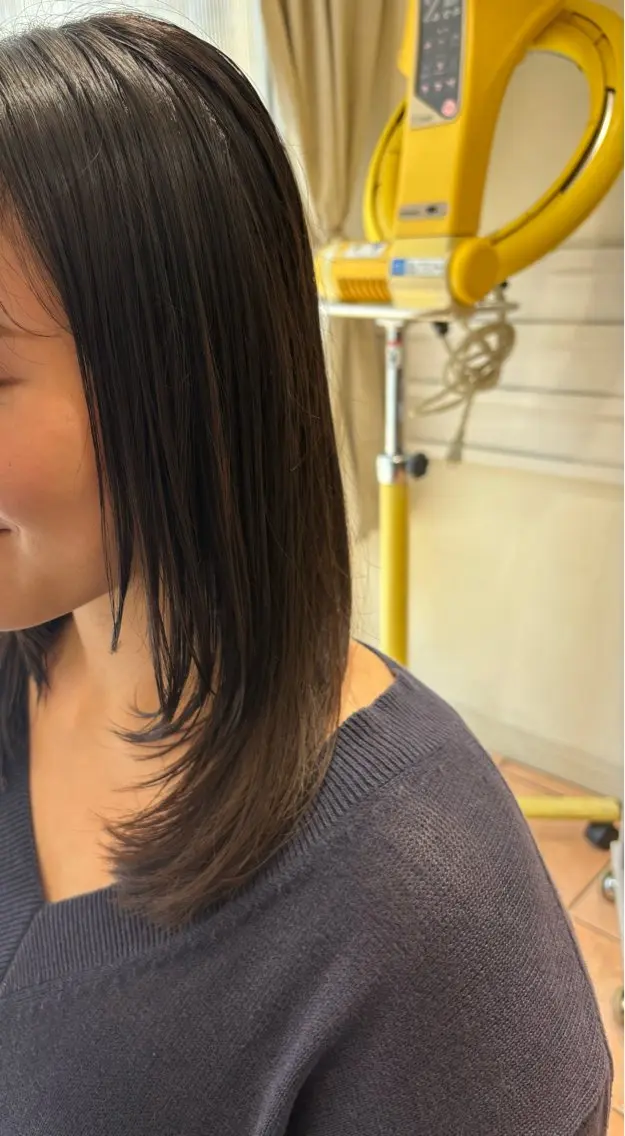 セミロング 顔まわりレイヤー レイヤーカット 3月で掲載終了です BASSA Aikaのヘアスタイル