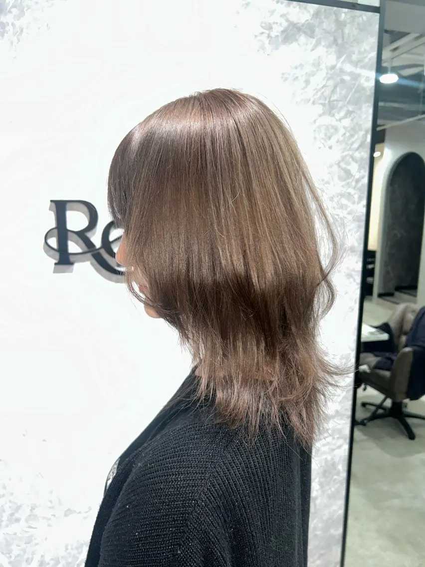 ミディアム 🦋レイヤーウルフ SEKIKAWA🦋のヘアスタイル
