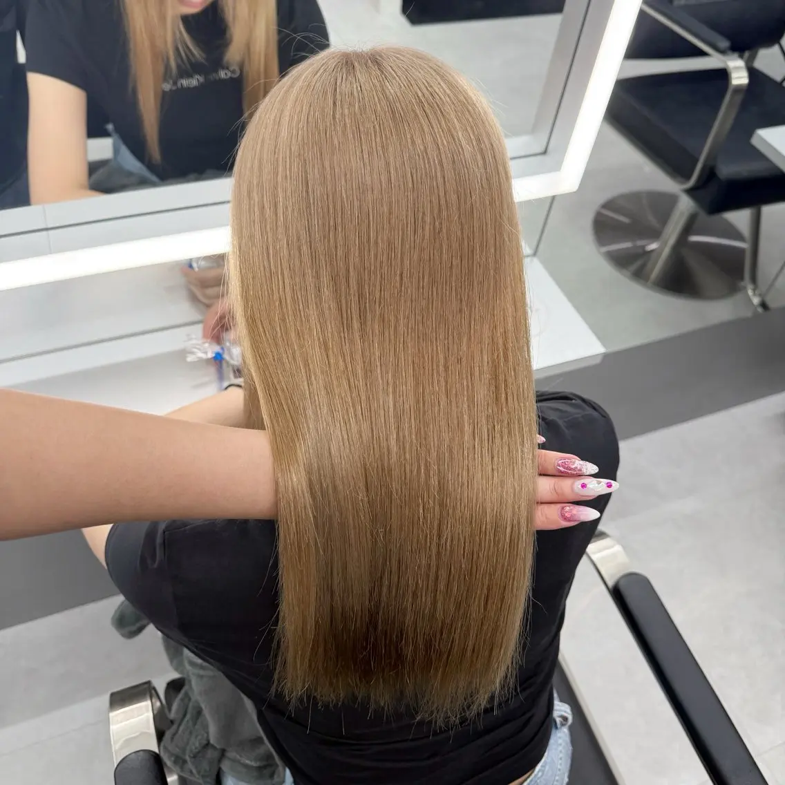 セミロング tace新宿 めいのヘアスタイル