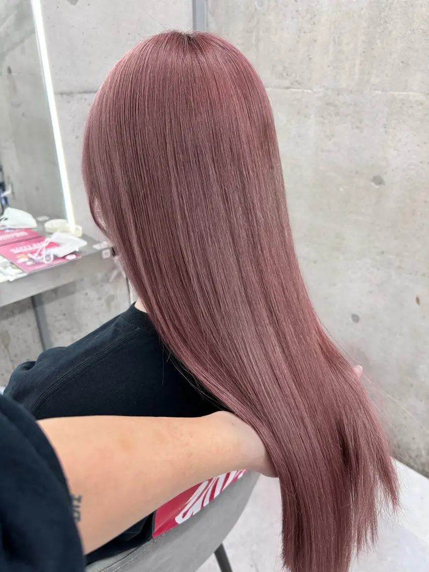 ロング カラー ブリーチ カット ヘアカラー カラー/エクステ 🤍ルナのヘアスタイル