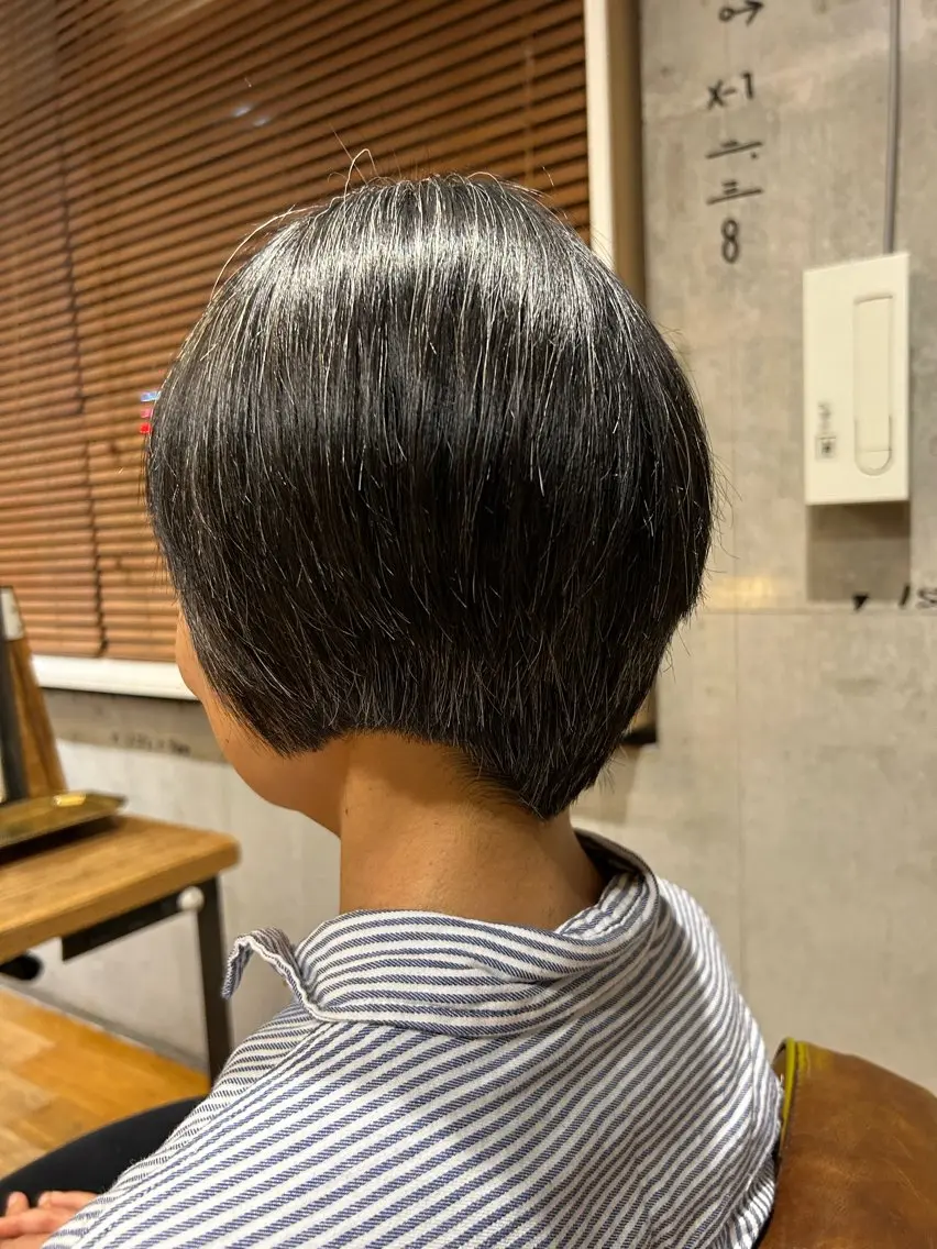 ショート 🌊インナーカラー 🐬櫻井海星のヘアスタイル