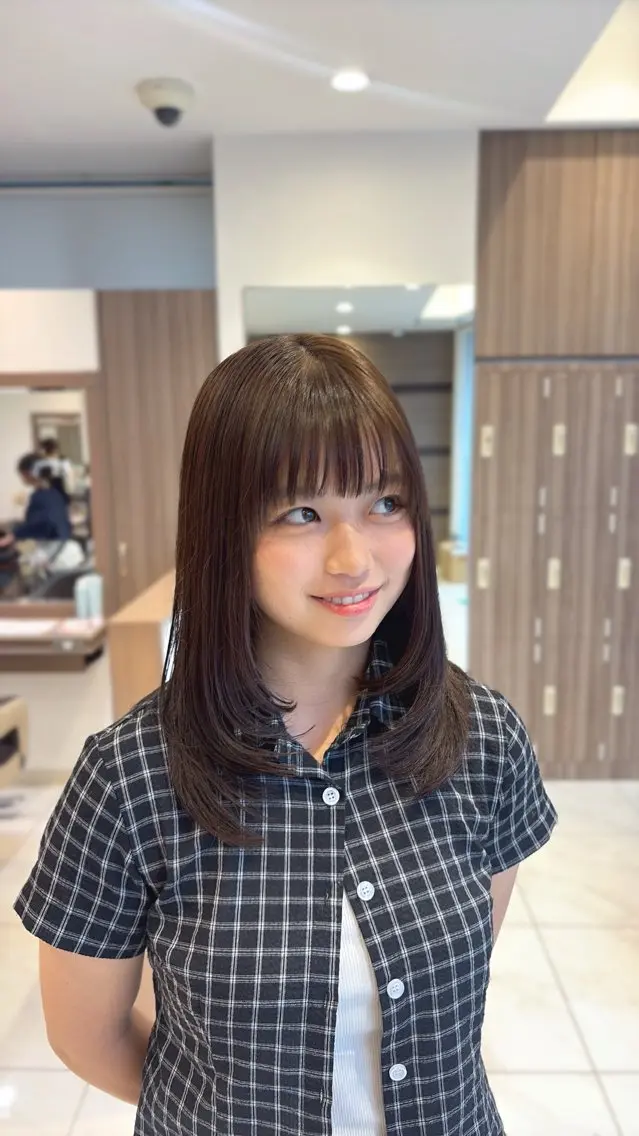 ミディアム カット ヘアカラー 🤍透明感カラー・ きらら‎🤍のヘアスタイル