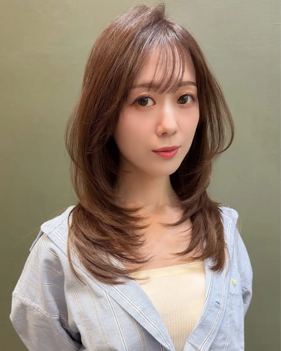 セミロング くびれヘア 韓国風ヘア レイヤーカット 小顔カット カット ヘアカラー トリートメント ❣️大人色気レイヤー 美髪縮毛 金山❣️のヘアスタイル