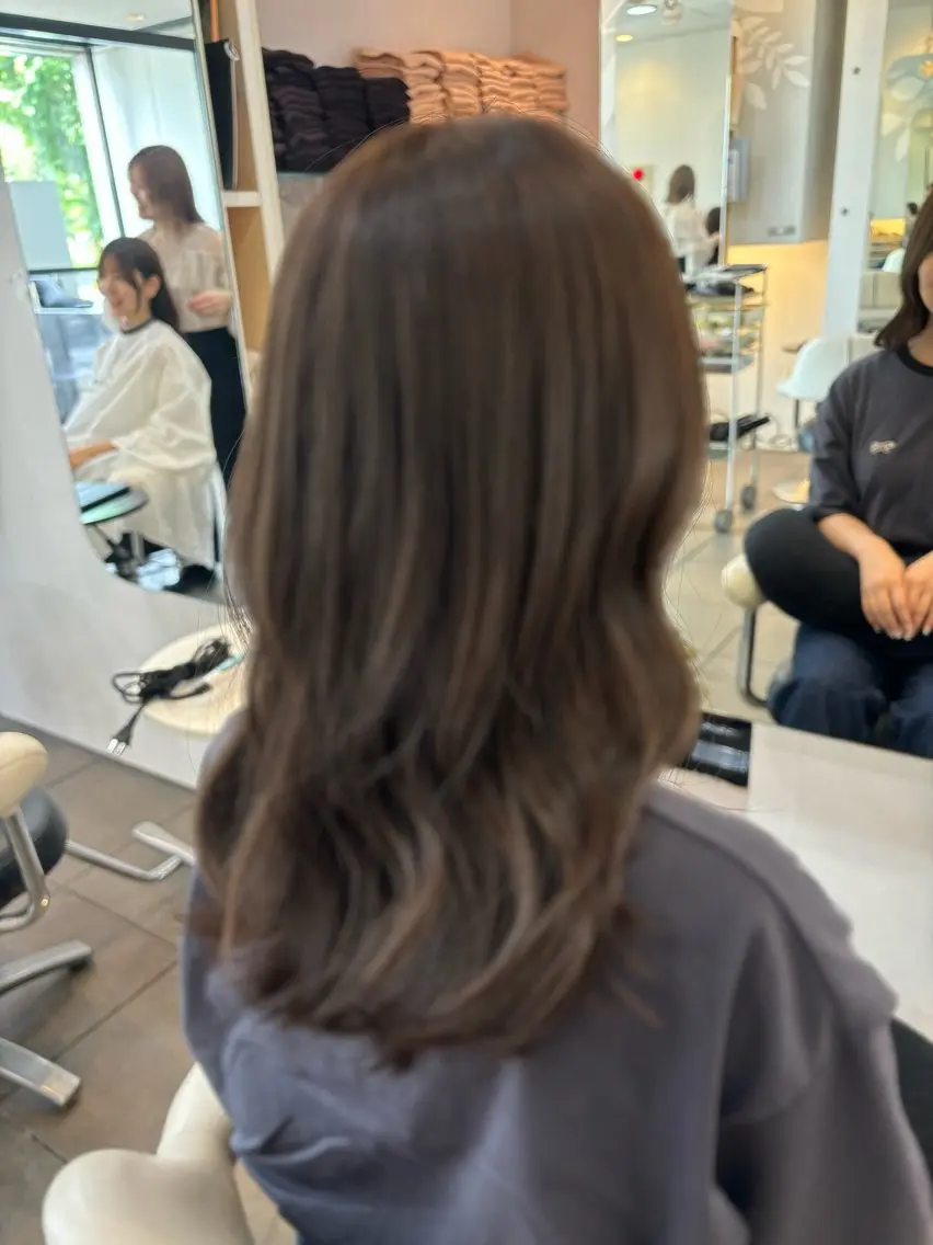 ロング カラー ヘアカラー トリートメント サカウエ 透明感カラー🫧のヘアスタイル