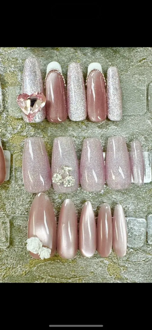 ネイル フレンチネイル ジェルネイル ガラスフレンチ マグネットネイル オフィスネイル Queeens nailのネイルデザイン