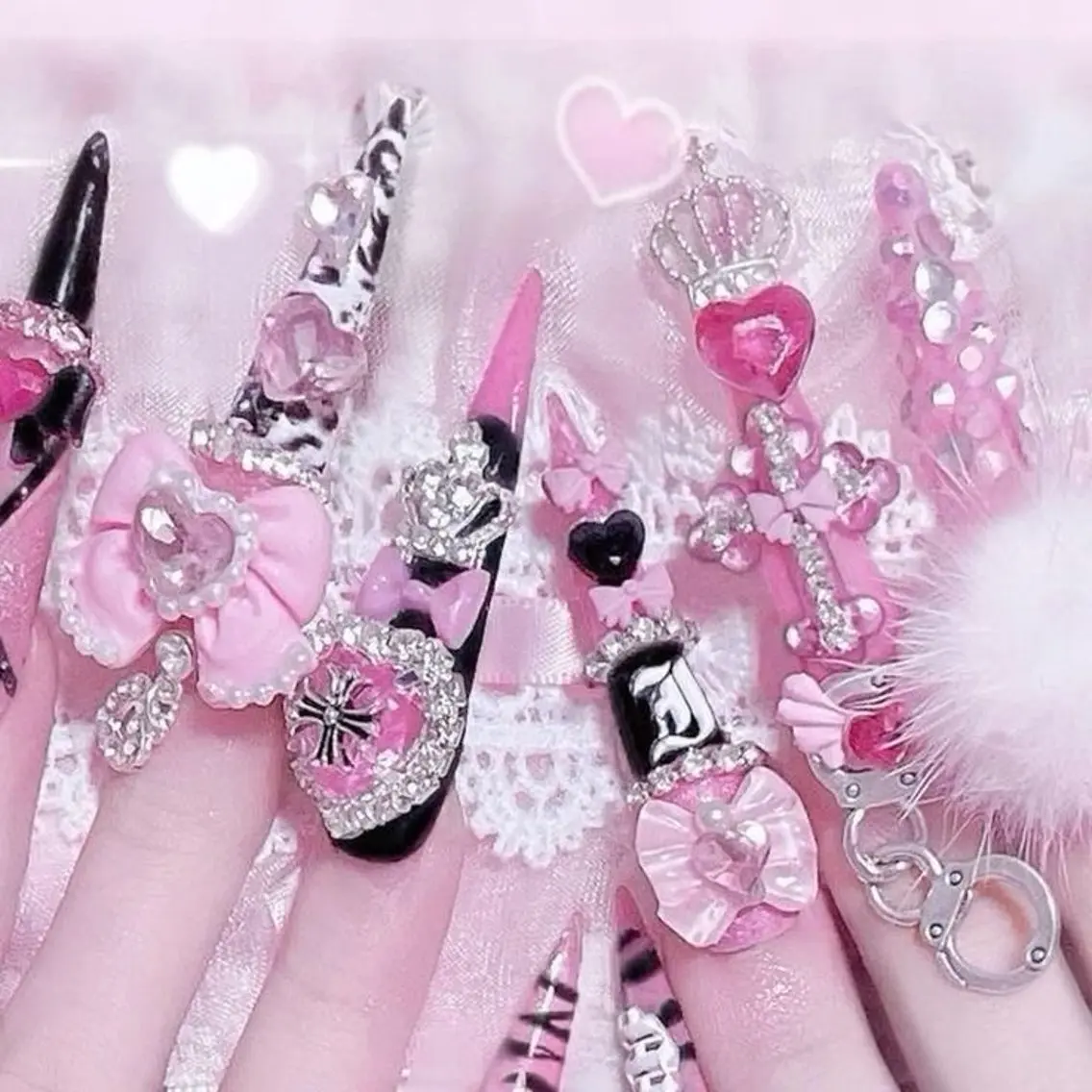 ネイル キラキラネイル 韓国ネイル マグネットネイル 持ち込み ネイルチップ ハンドネイル Chiee Bling.Nailのネイルデザイン