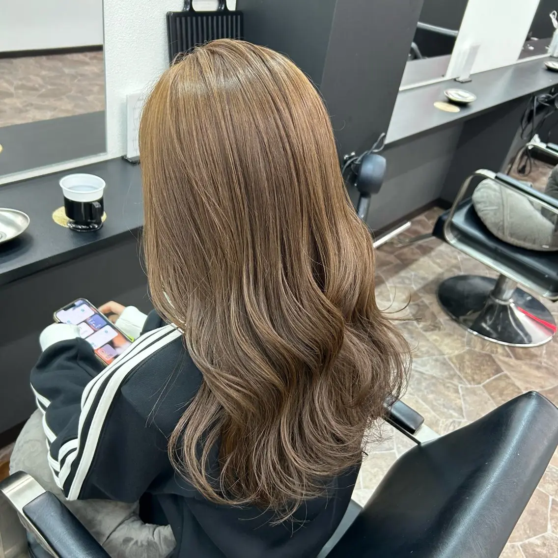 🧡ブリーチ無しのハイライト🧡ダメージ🌀を抑えながら透明感🫧を出したい方にオススメ💁🏻♀️の写真
