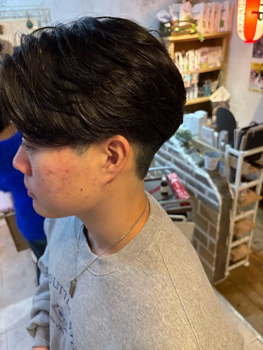 ショート パーマ メンズ メンズパーマ ニュアンスパーマ 金久保亮/パパ美容師 /パーマ/髪質改善のヘアスタイル