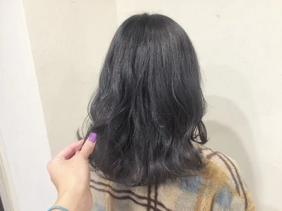 ミディアム カラー RU RIのヘアスタイル