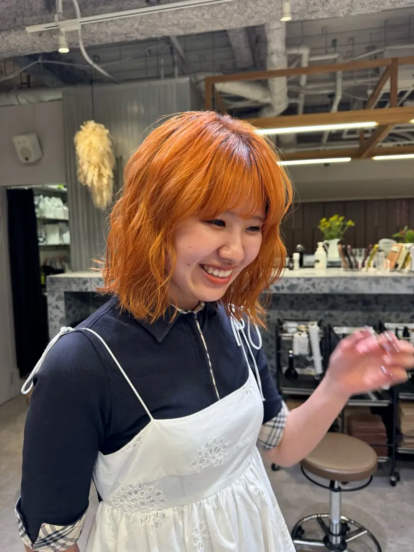 ミディアム ヘアカラー まほ/レイヤーカット 🍒🤍透明感カラーのヘアスタイル