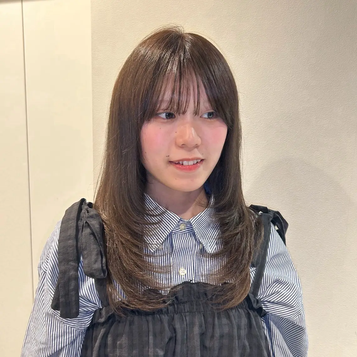 セミロング カット ヘアカラー レイヤー🎀透明感 カラー|ワンホンのヘアスタイル