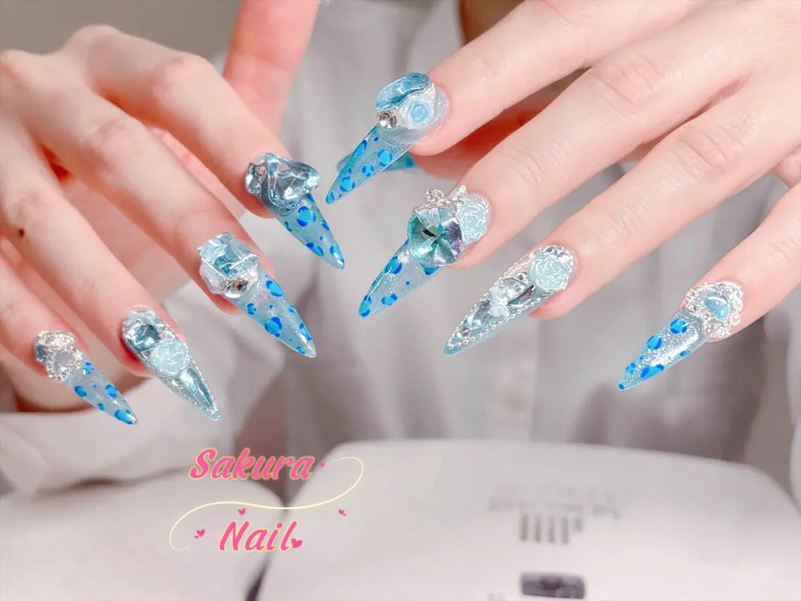 ネイル オーロラネイル クリアネイル フラッシュネイル フレンチネイル ジェルネイル ハンドネイル Sakura Nail Salonのネイルデザイン