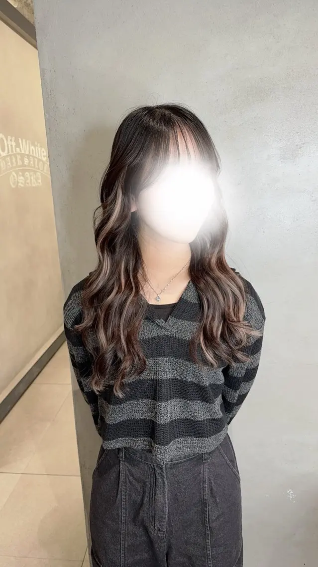 ロング 🇰🇷韓国風ハイ トーンKANA🖤のヘアスタイル