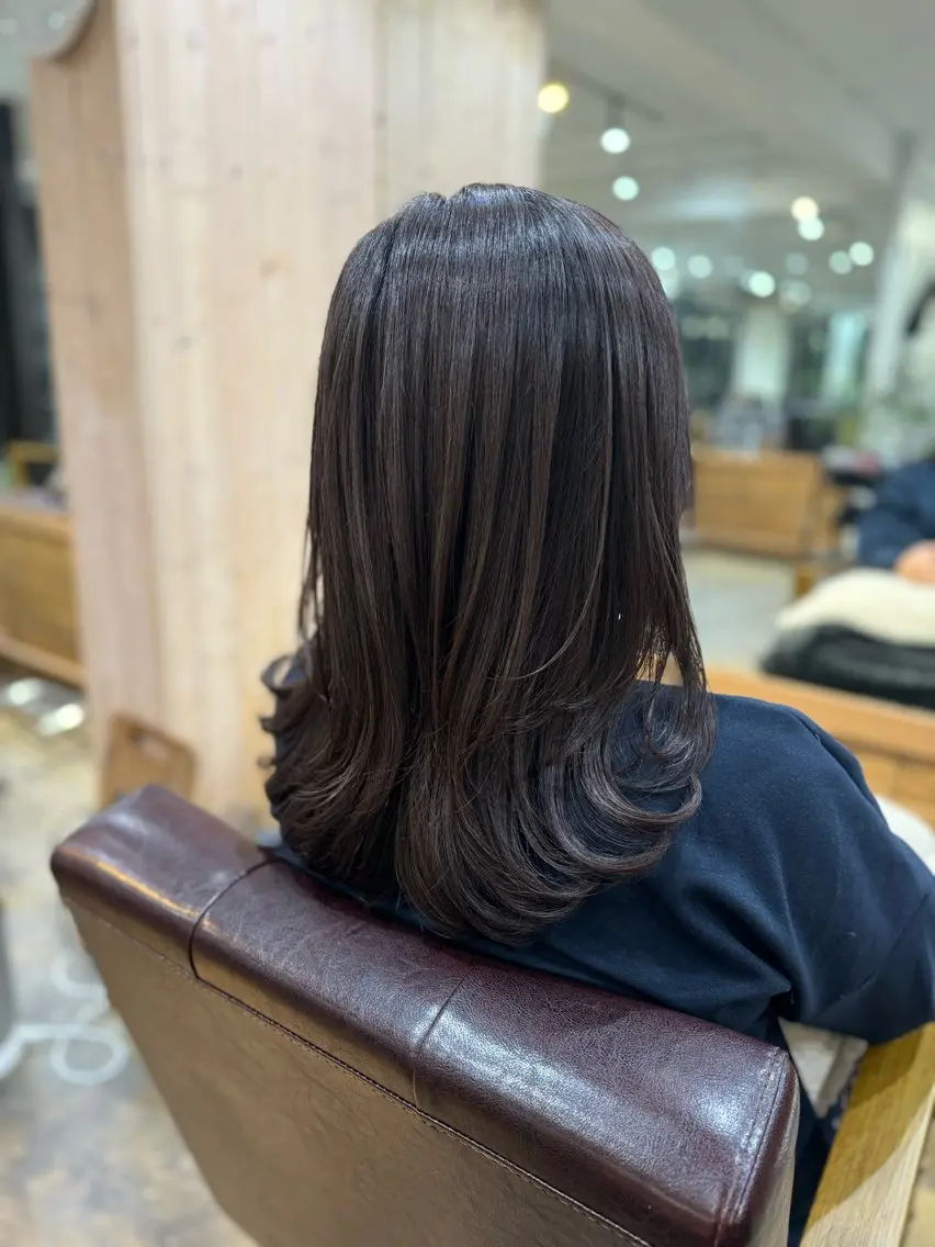 ミディアム カット ヘアカラー トリートメント 髪質改善✨艶髪✨ レイヤーカット 田畑のヘアスタイル