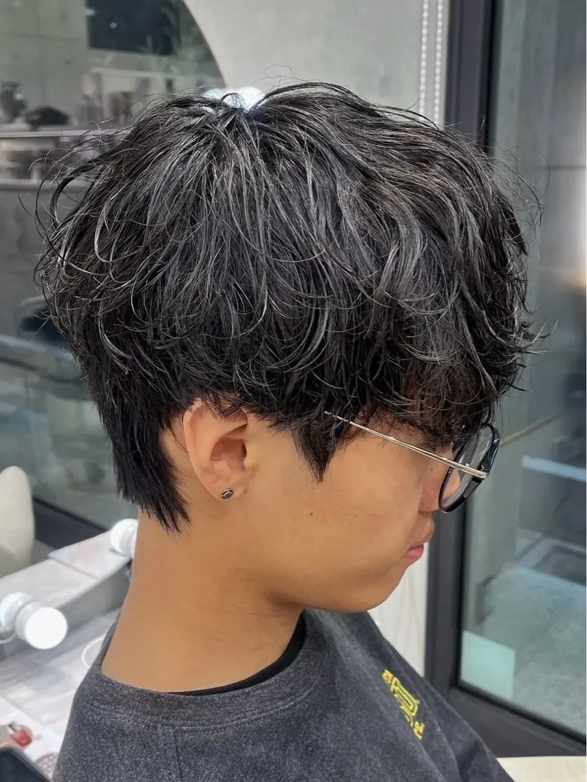 ショート パーマ メンズ カット パーマ 岩城 滉成のヘアスタイル