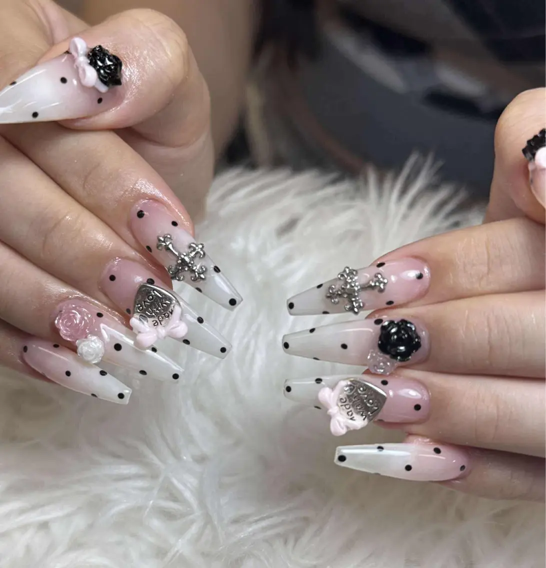 ネイル ハンドネイル ハンドケア Anh Nail 歌舞伎町のネイルデザイン