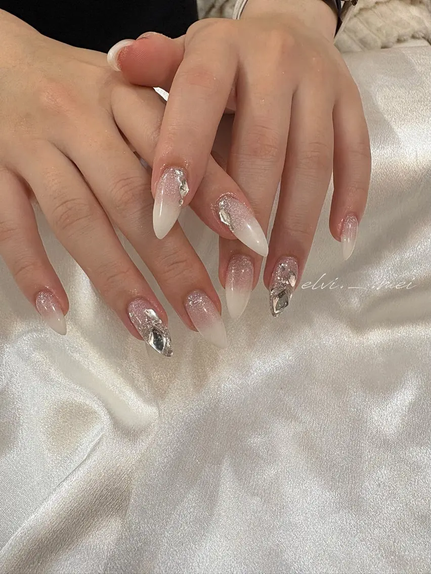 ネイル ハンドネイル SALON ELVI ｜Meiのネイルデザイン