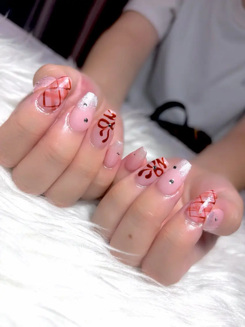 ミディアム ハンドネイル nail salon ciel&saintのネイルデザイン