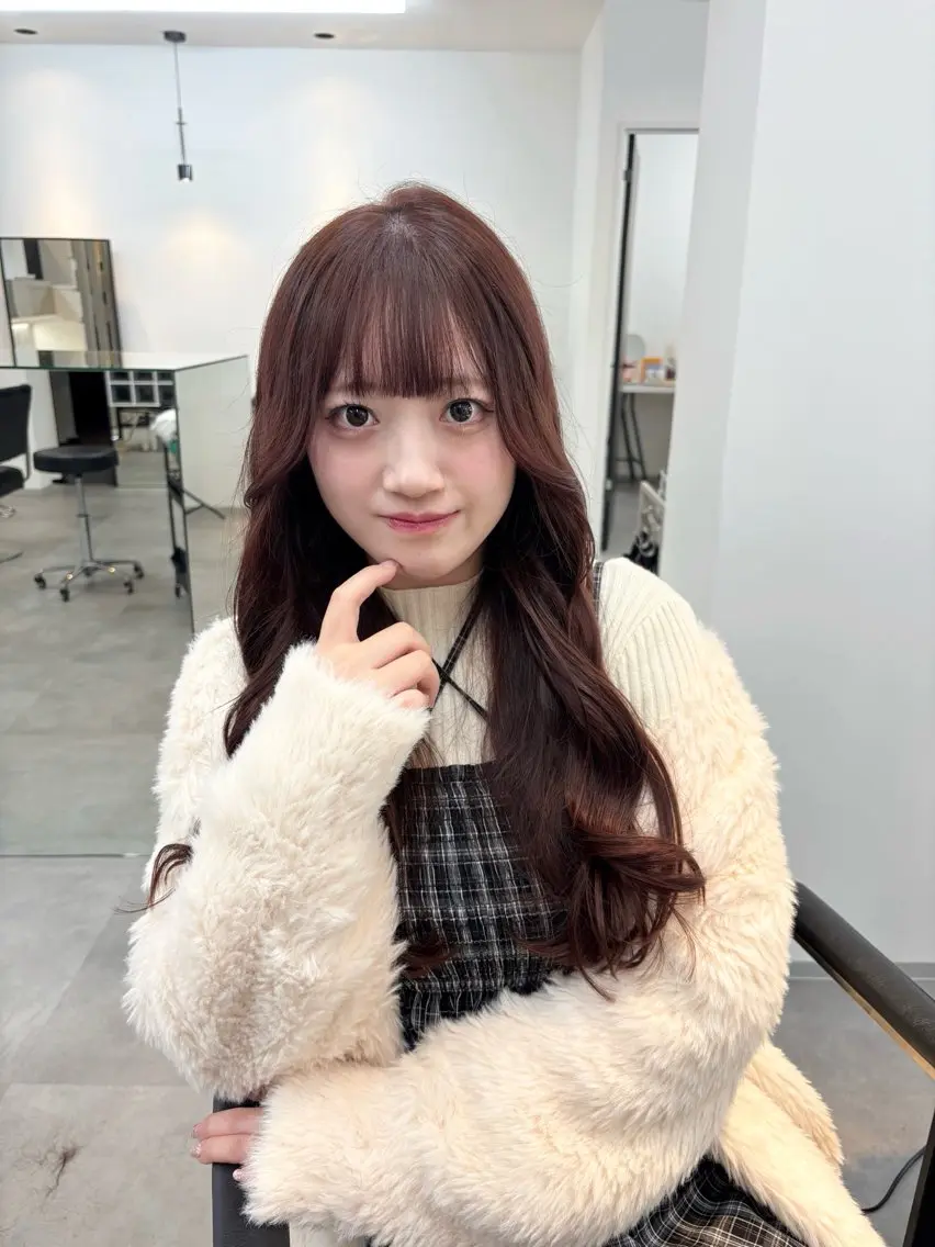 ロング カラー ブラウンカラー ピンクカラー ピンクブラウン カット ヘアカラー トリートメント 鍋嶋 涼香のヘアスタイル