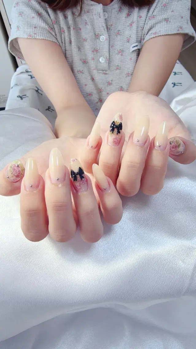 ネイル オーロラネイル チークネイル 長さ出し フットネイル フレンチネイル ハンドネイル Miss Nailのネイルデザイン