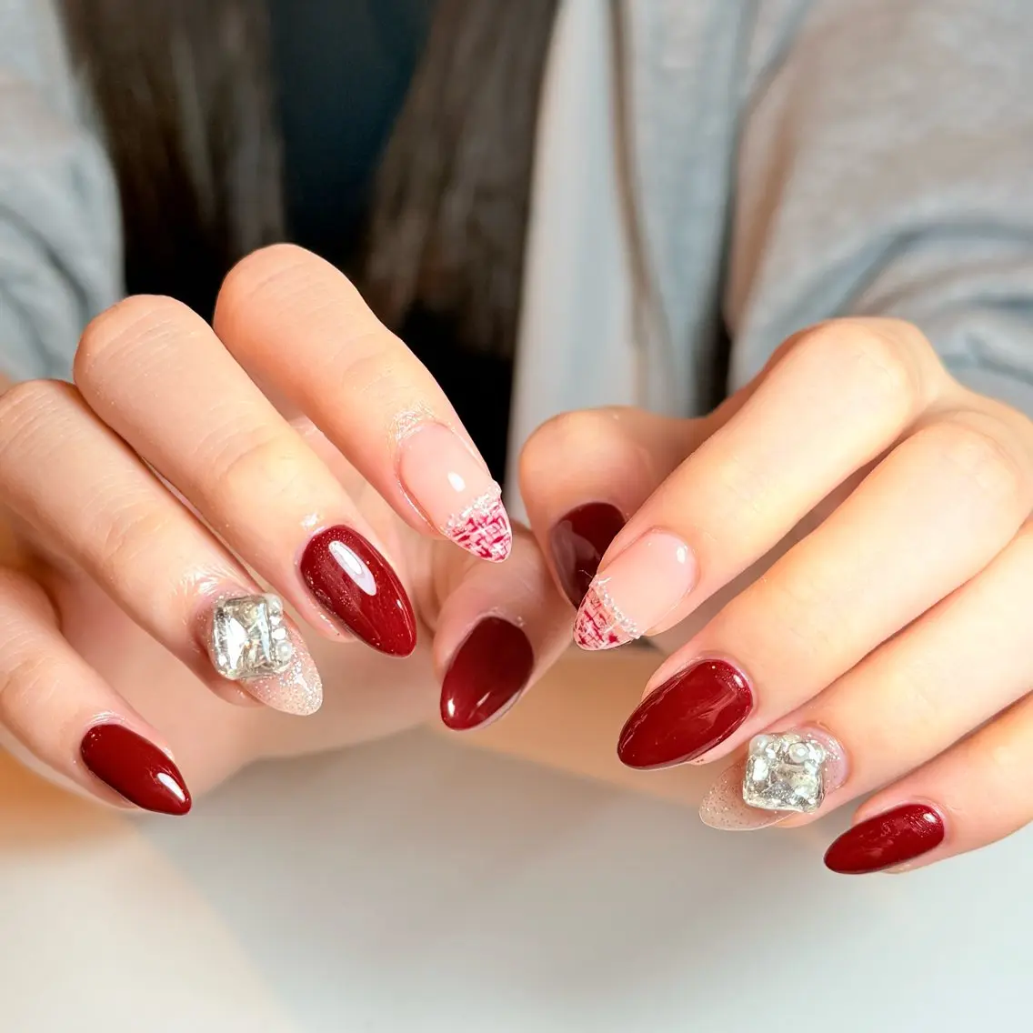 ネイル チークネイル フレンチネイル グラデーション キラキラネイル 韓国ネイル ハンドネイル Risa_ Nailのネイルデザイン