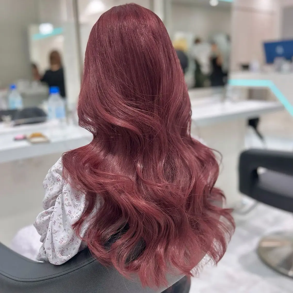 ロング カラー トレンド暖色ヘア🍒 miu🍒のヘアスタイル