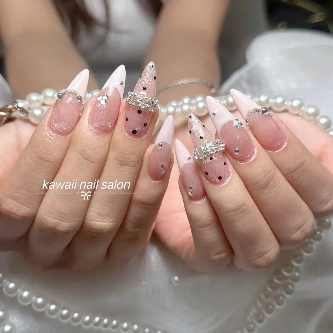 ネイル ドット フットネイル フレンチネイル 韓国ネイル マグネットネイル Hina KawaiiNailのネイルデザイン
