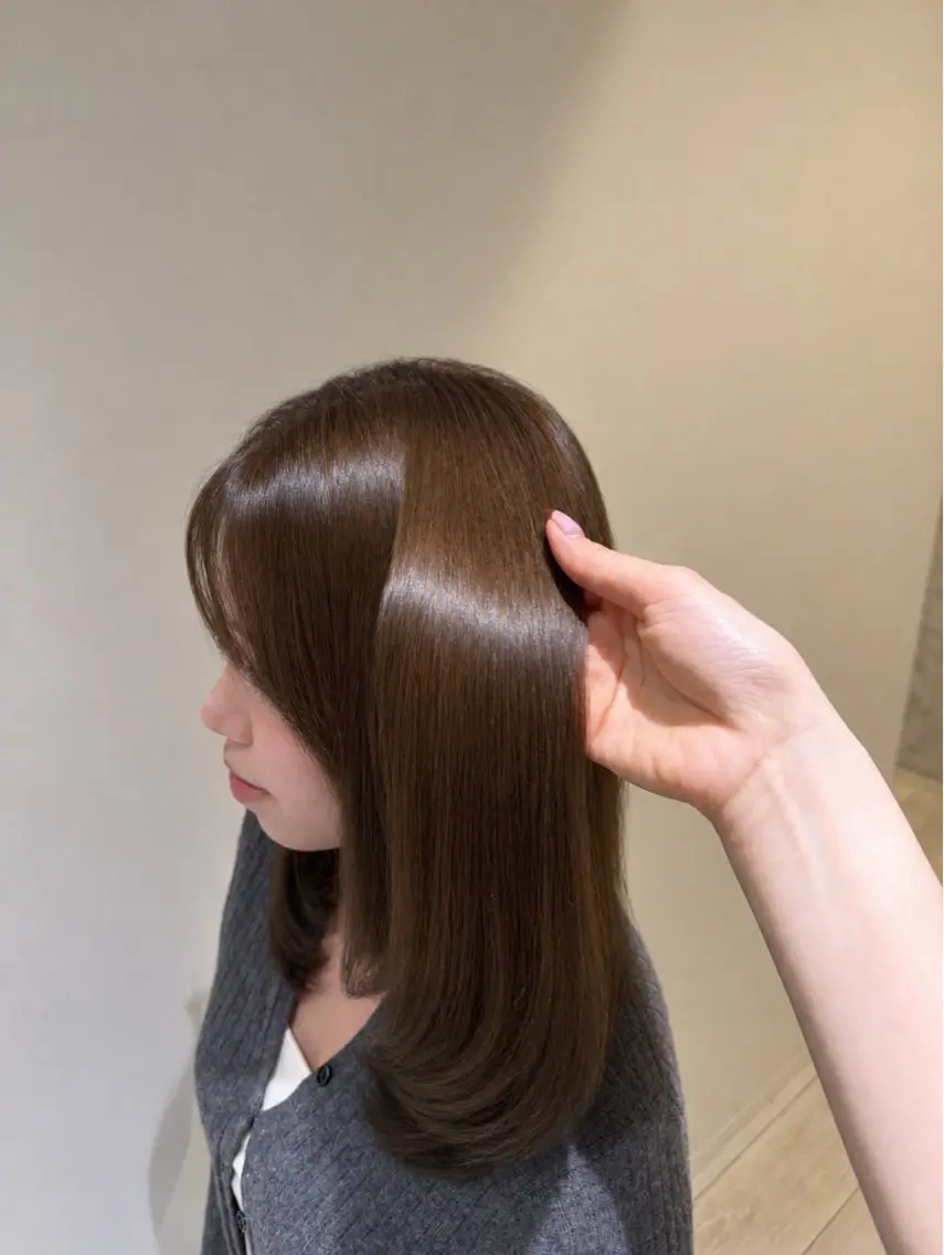 カラー ブラウンカラー オリーブブラウン カット ヘアカラー 広瀬 帆々乃のヘアスタイル