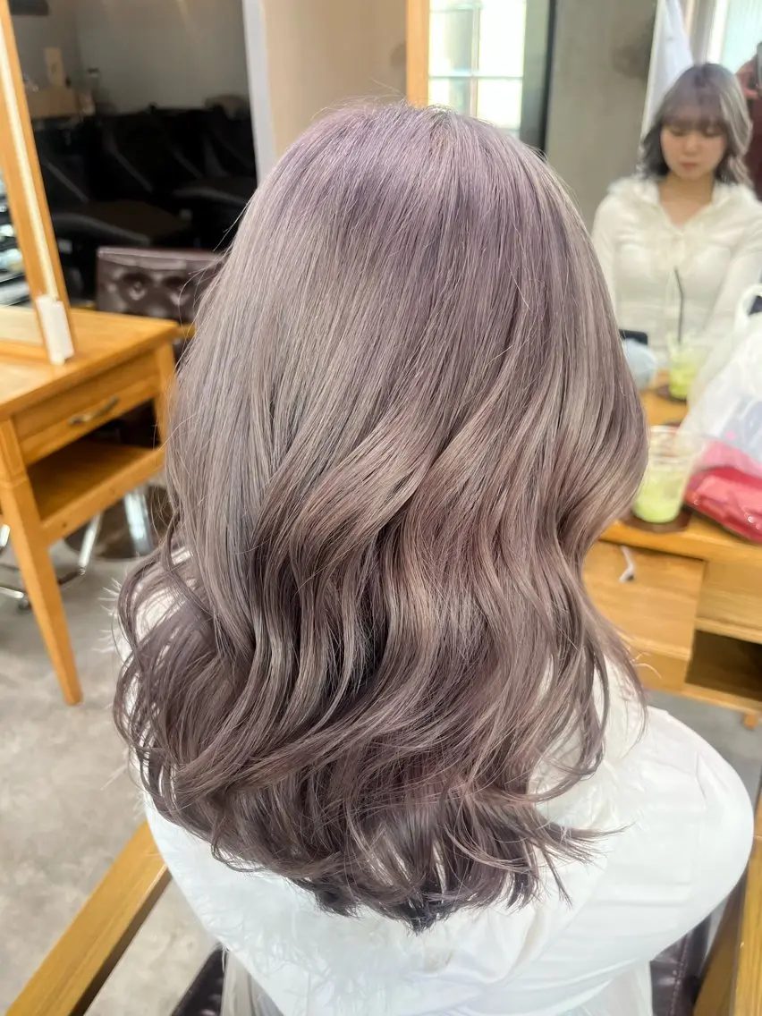 カラー 秋山 美奈のヘアスタイル