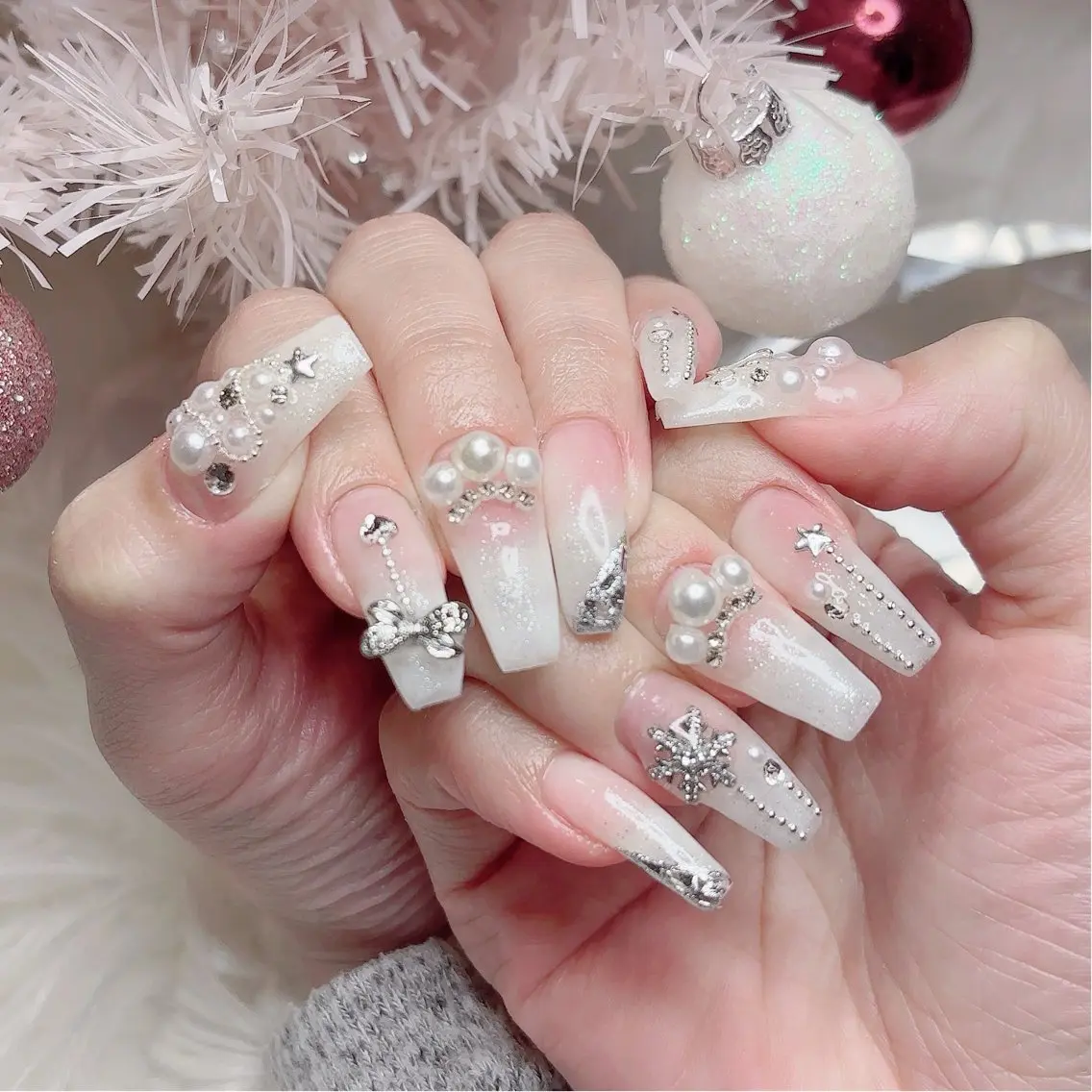 ネイル ストーンネイル EMU NAILのネイルデザイン