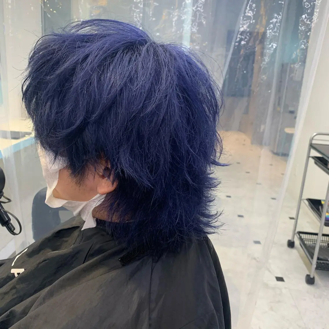 ショート カラー ヘアアレンジ メンズ メンズブリーチ メンズハイトーン ブリーチ ブルーカラー 透明感カラー ダブルカラー｜ なおき｜池袋美容師のヘアスタイル