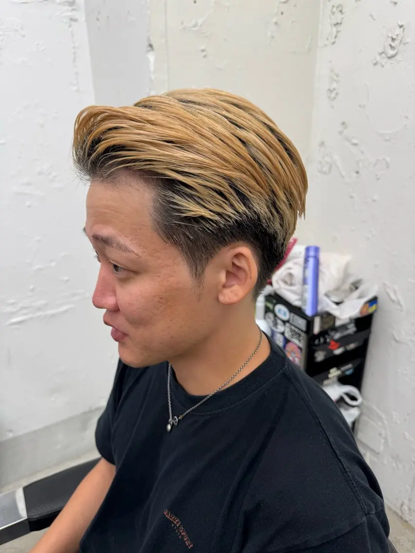 ショート メンズ オールバック メンズブリーチ フェードカット 七三 カット トリートメント 💈メンズ特化💈 TASUKUのヘアスタイル