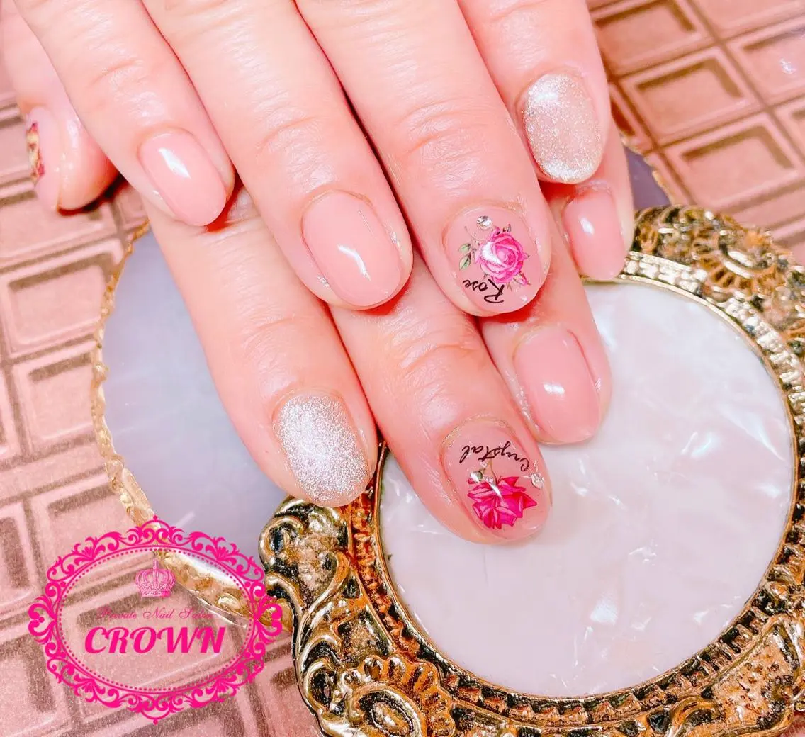 ネイル マツエク・マツパ CROWN プライベートサロンのネイルデザイン