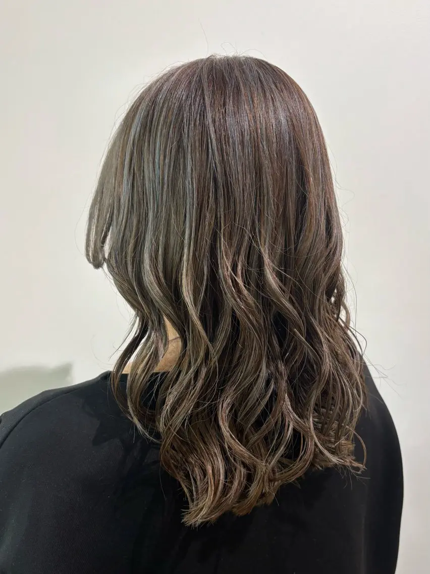 ロング カラー 古川 琴美のヘアスタイル