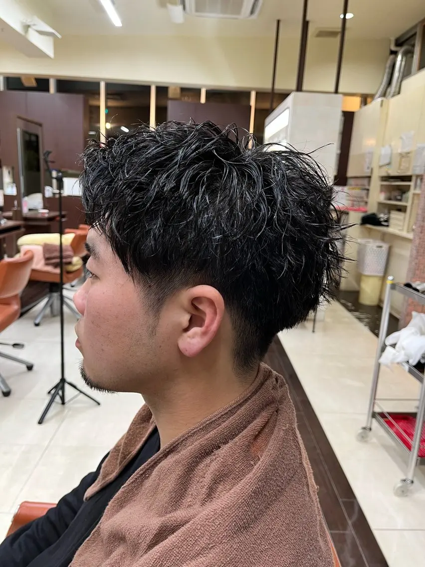 ショート パーマ メンズ メンズパーマ メンズツイストパーマ 刈り上げ ショートヘア ツイストパーマ 🧊メンズ特化🧊 高木航希のヘアスタイル