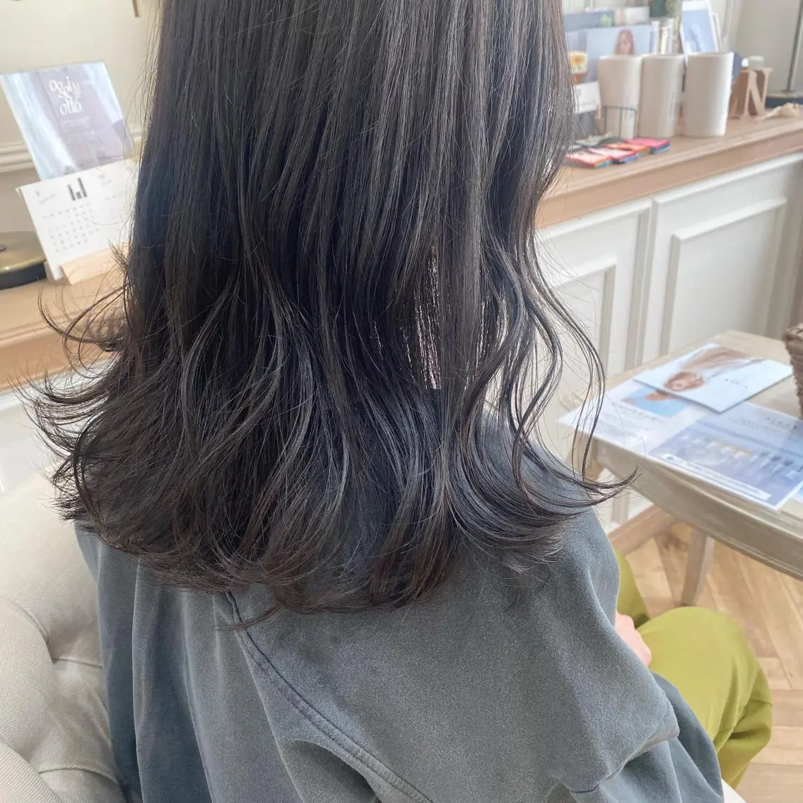 ミディアム カット ヘアカラー 原 朱莉のヘアスタイル