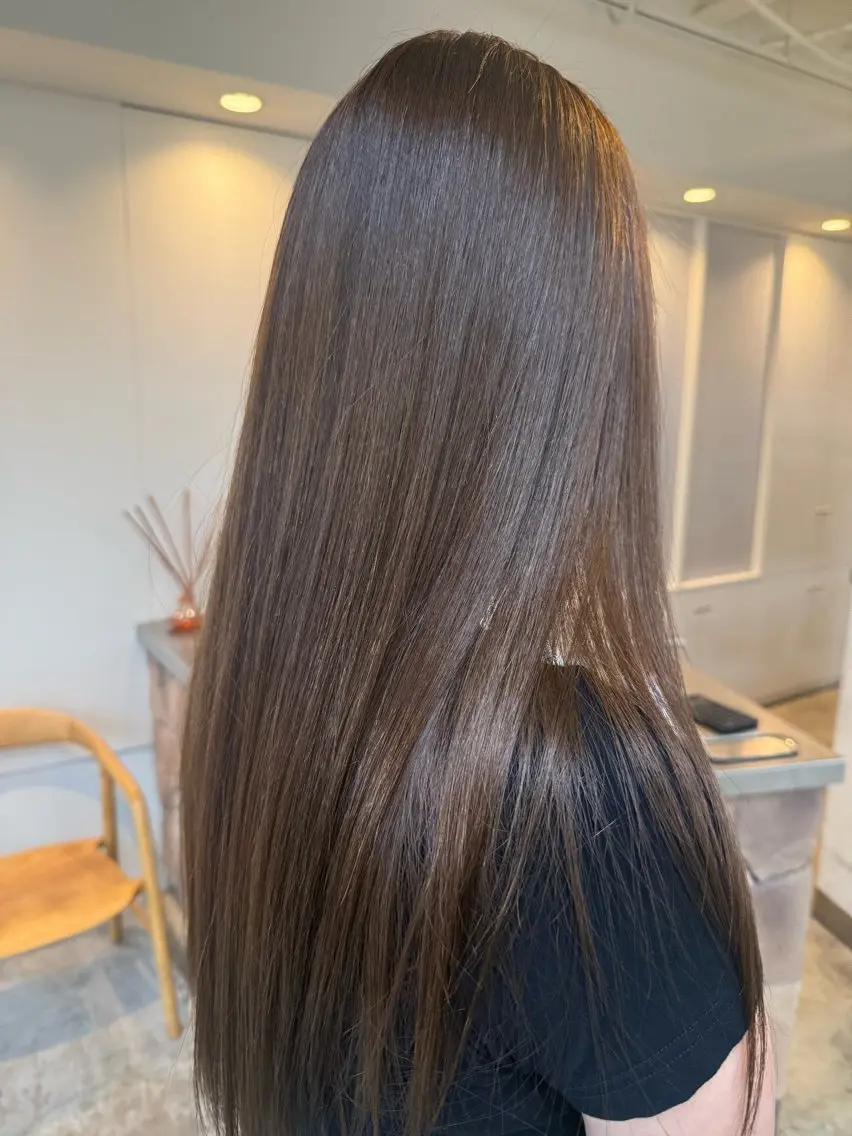 ロング カラー ブラウンカラー 透明感カラー ヘアカラー トリートメント ERI. fandのヘアスタイル
