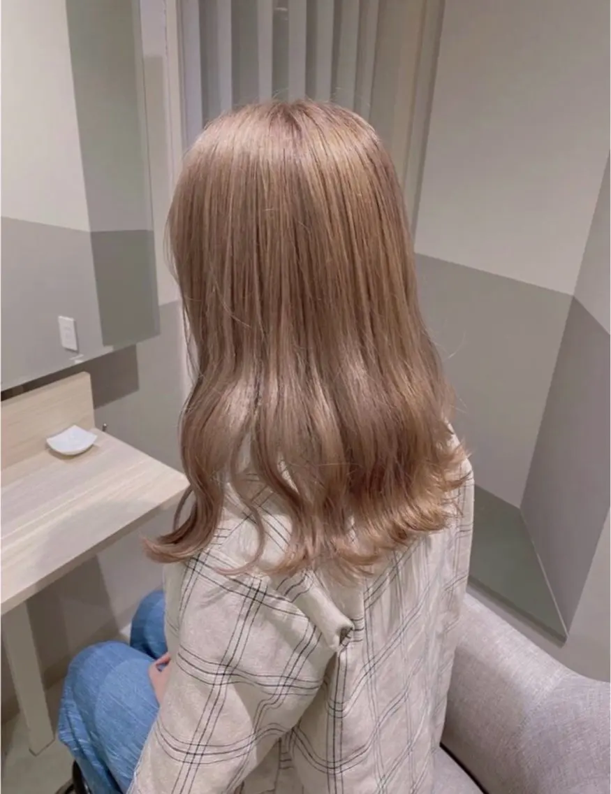 セミロング Nanaka Luana  難波店のヘアスタイル