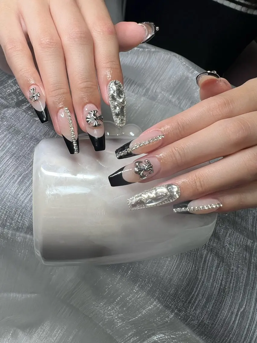 ネイル オーロラネイル チークネイル 長さ出し フットネイル フレンチネイル ハンドネイル Lee Nailsのネイルデザイン